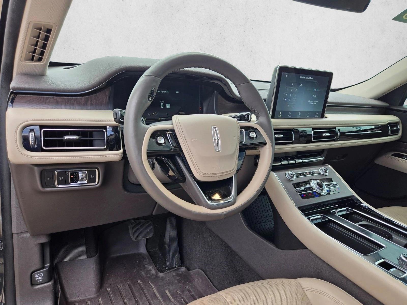 Thumbnail: 2023 Lincoln Aviator - 3