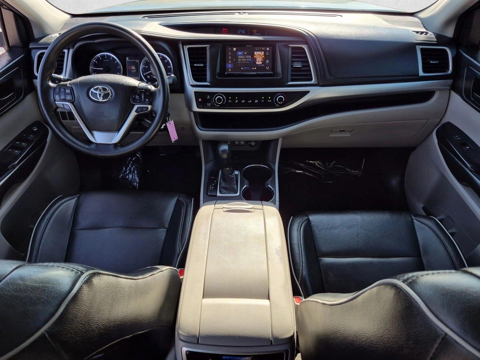 Thumbnail: 2017 Toyota Highlander - 4