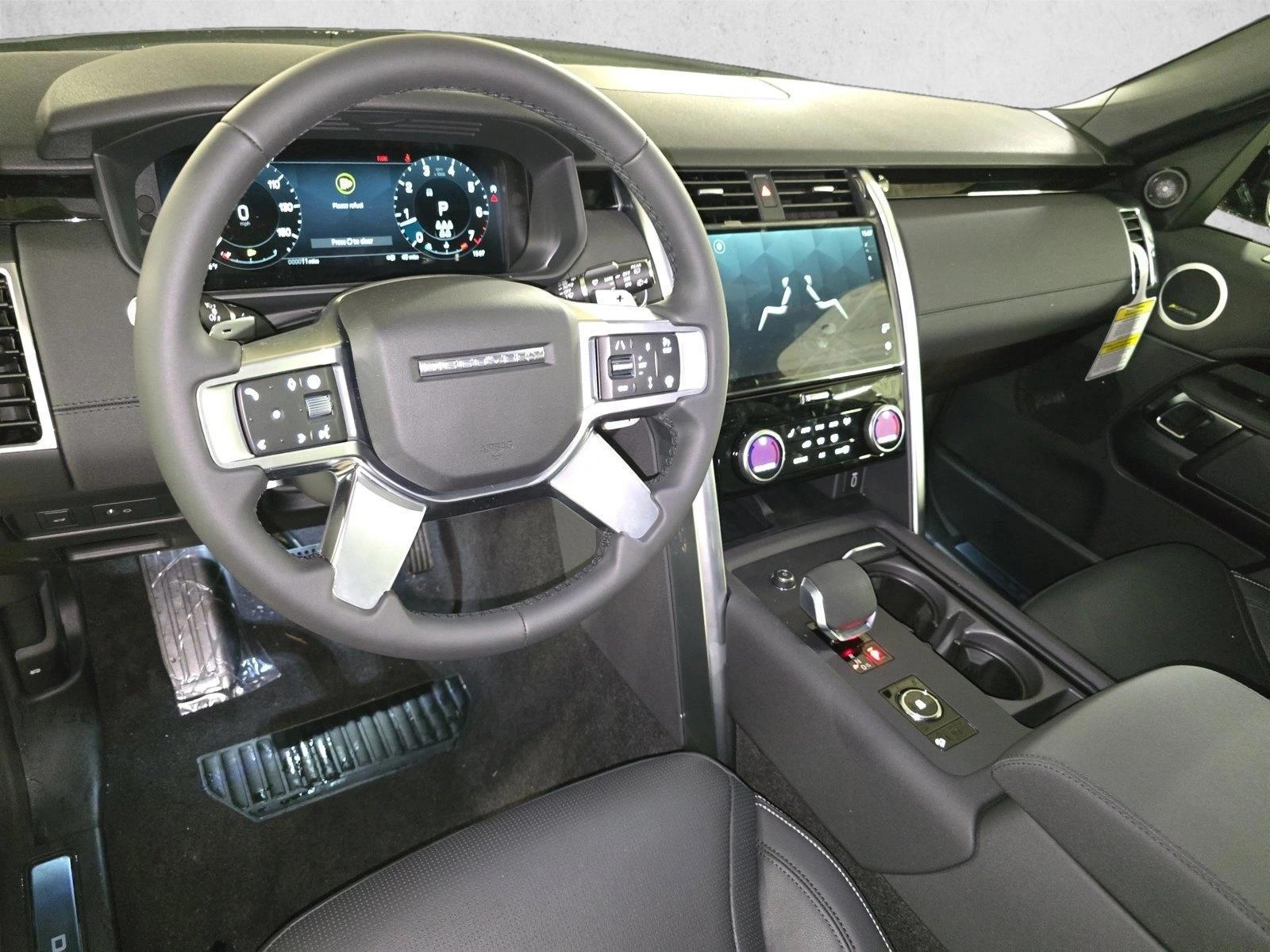 Thumbnail: 2026 Land Rover Discovery - 4