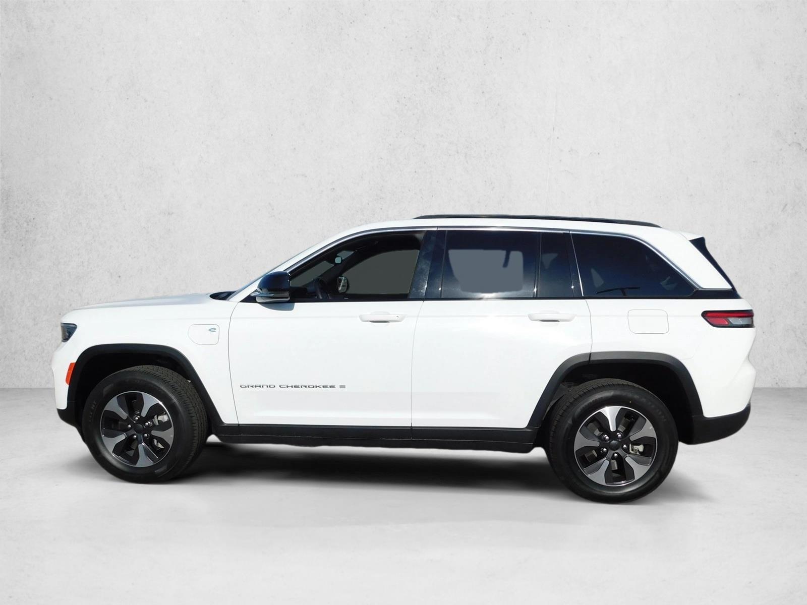 Thumbnail: 2024 Jeep Grand Cherokee - 3