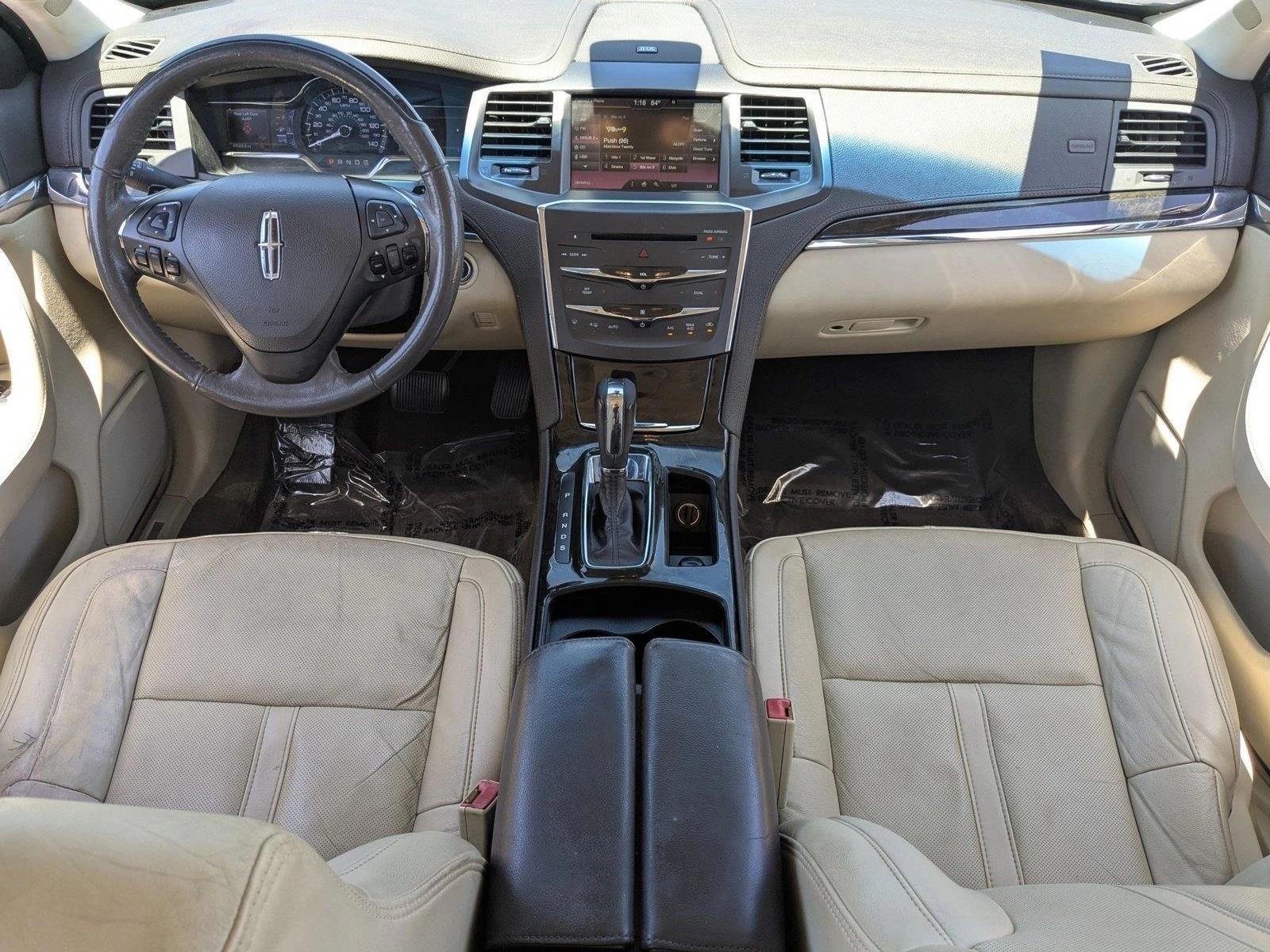 Thumbnail: 2015 Lincoln MKS - 3