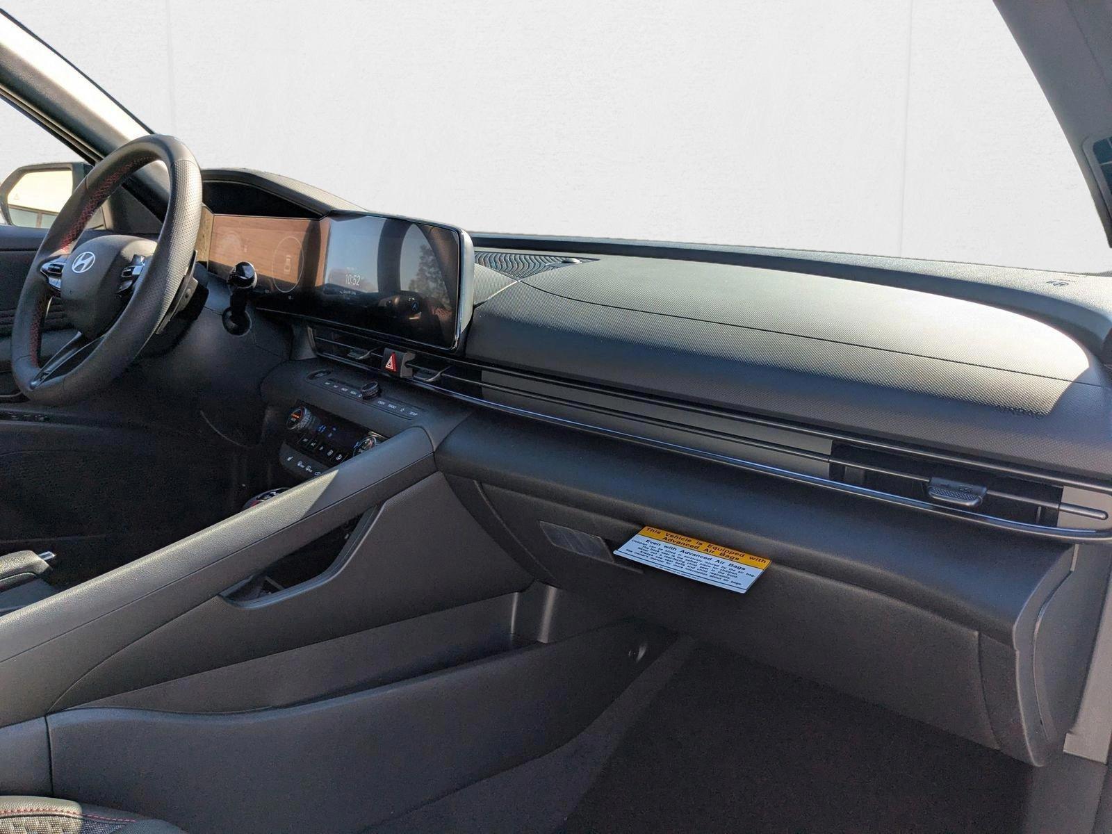 2025 Hyundai Elantra N Line - Photo 23