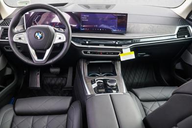 2027 BMW X7