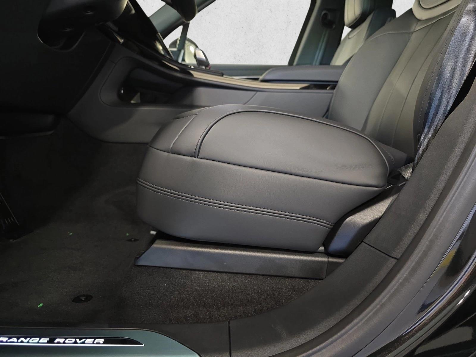 Thumbnail: 2026 Land Rover Range Rover Sport - 4