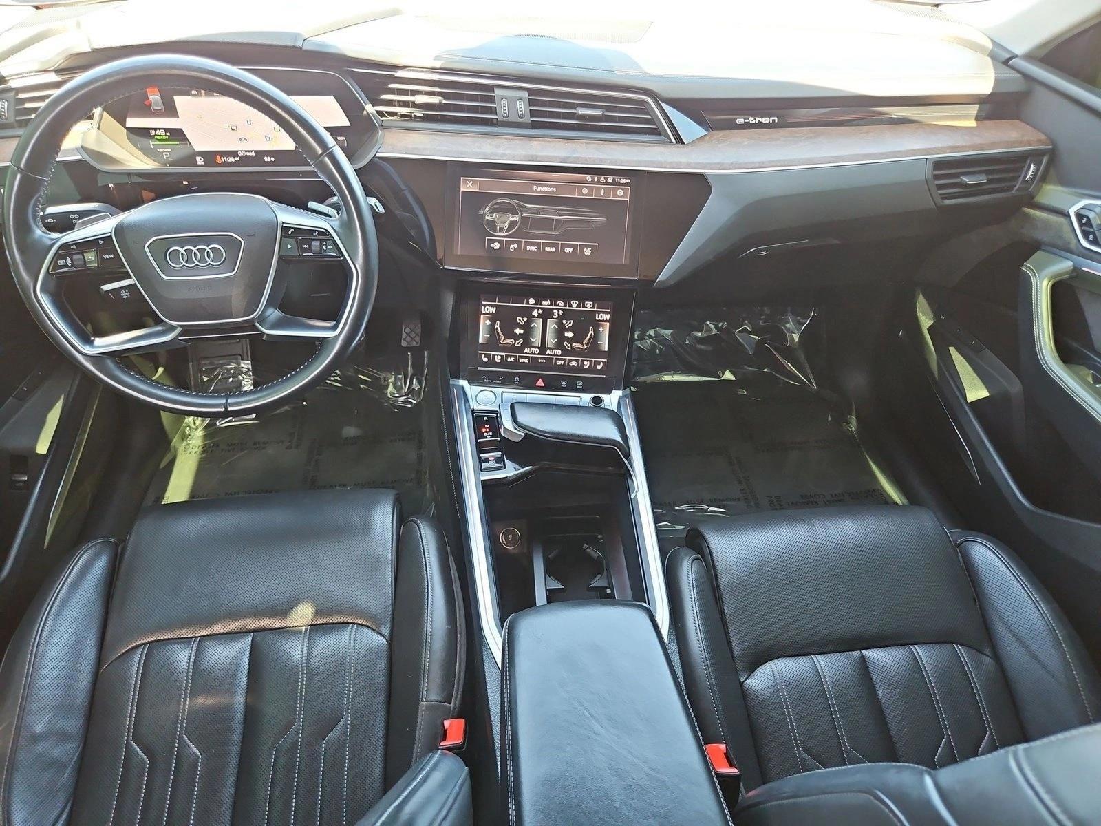 Thumbnail: 2019 Audi e-tron - 3