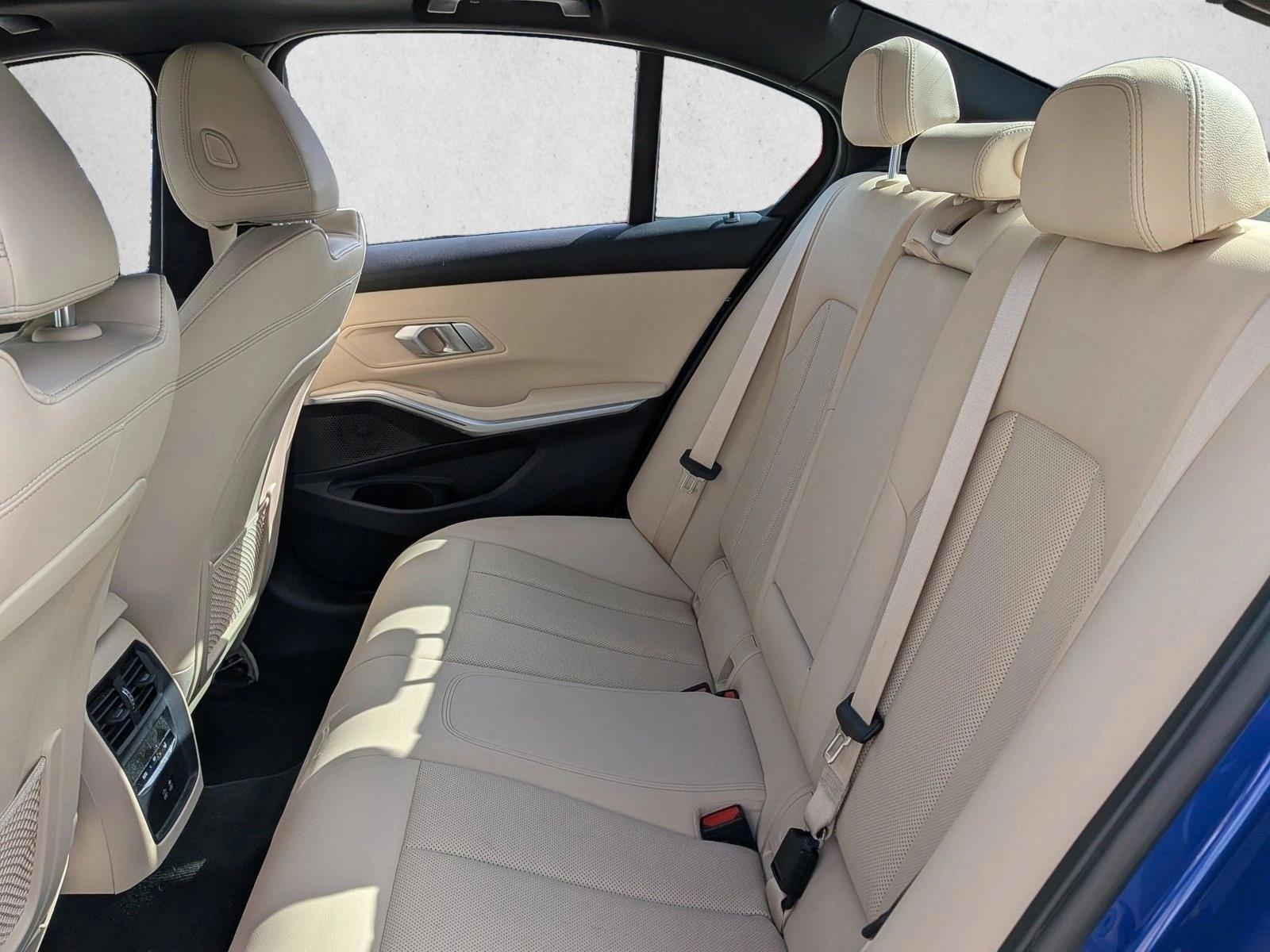 Thumbnail: 2017 BMW 3 Series - 4