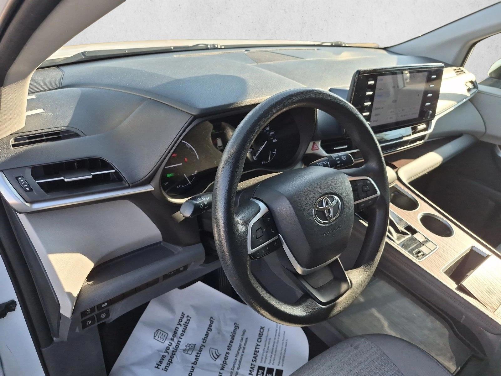 Thumbnail: 2021 Toyota Sienna - 2