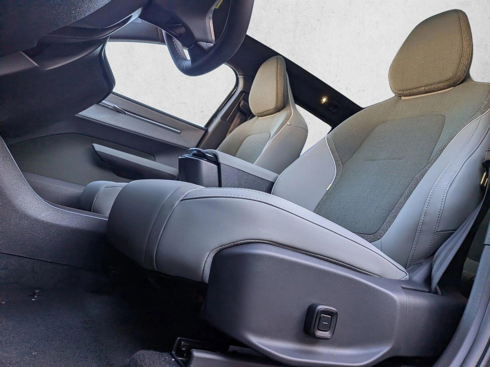 Thumbnail: 2026 Volvo EX30 - 5