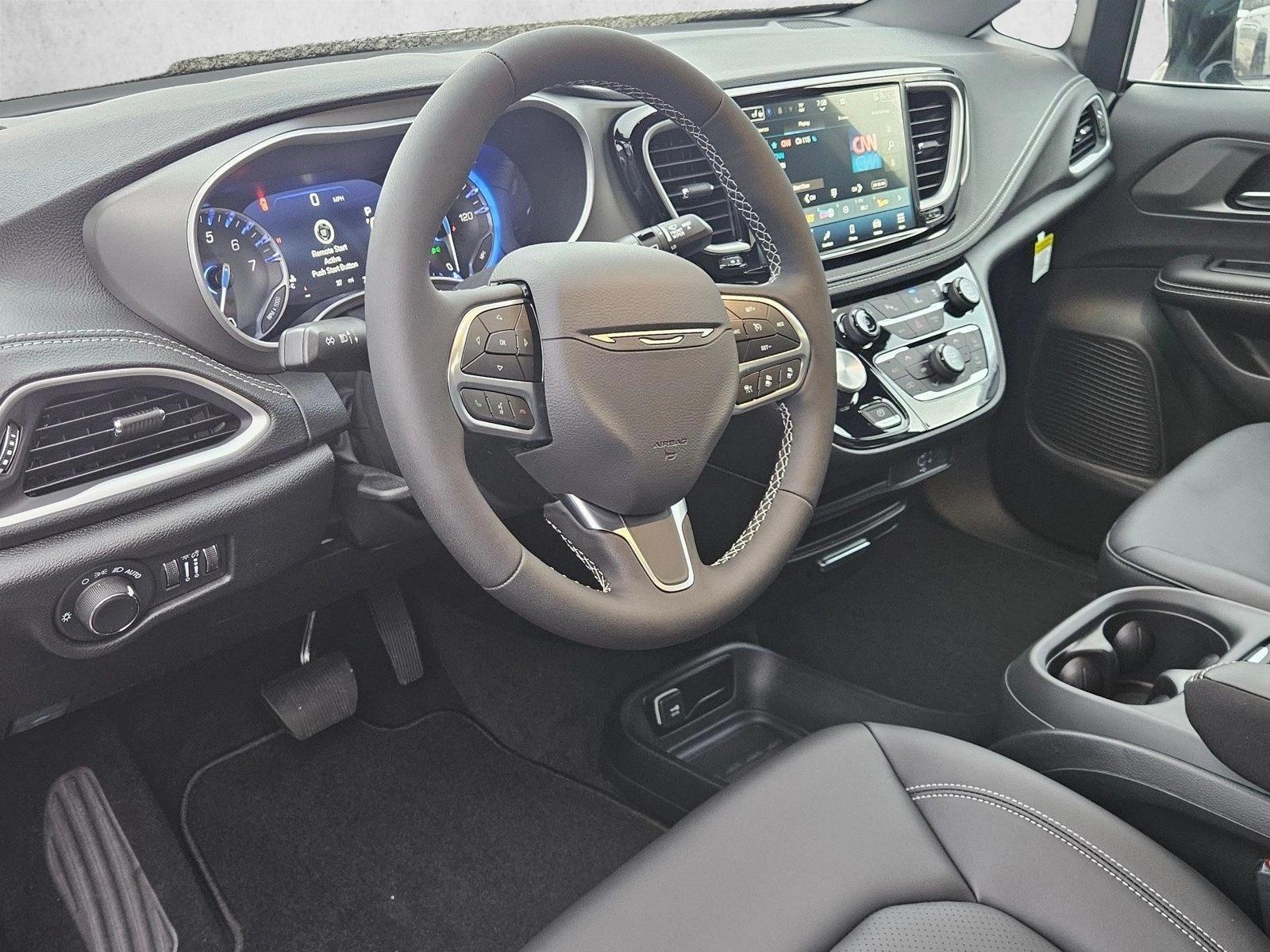 Thumbnail: 2027 Chrysler Pacifica - 3