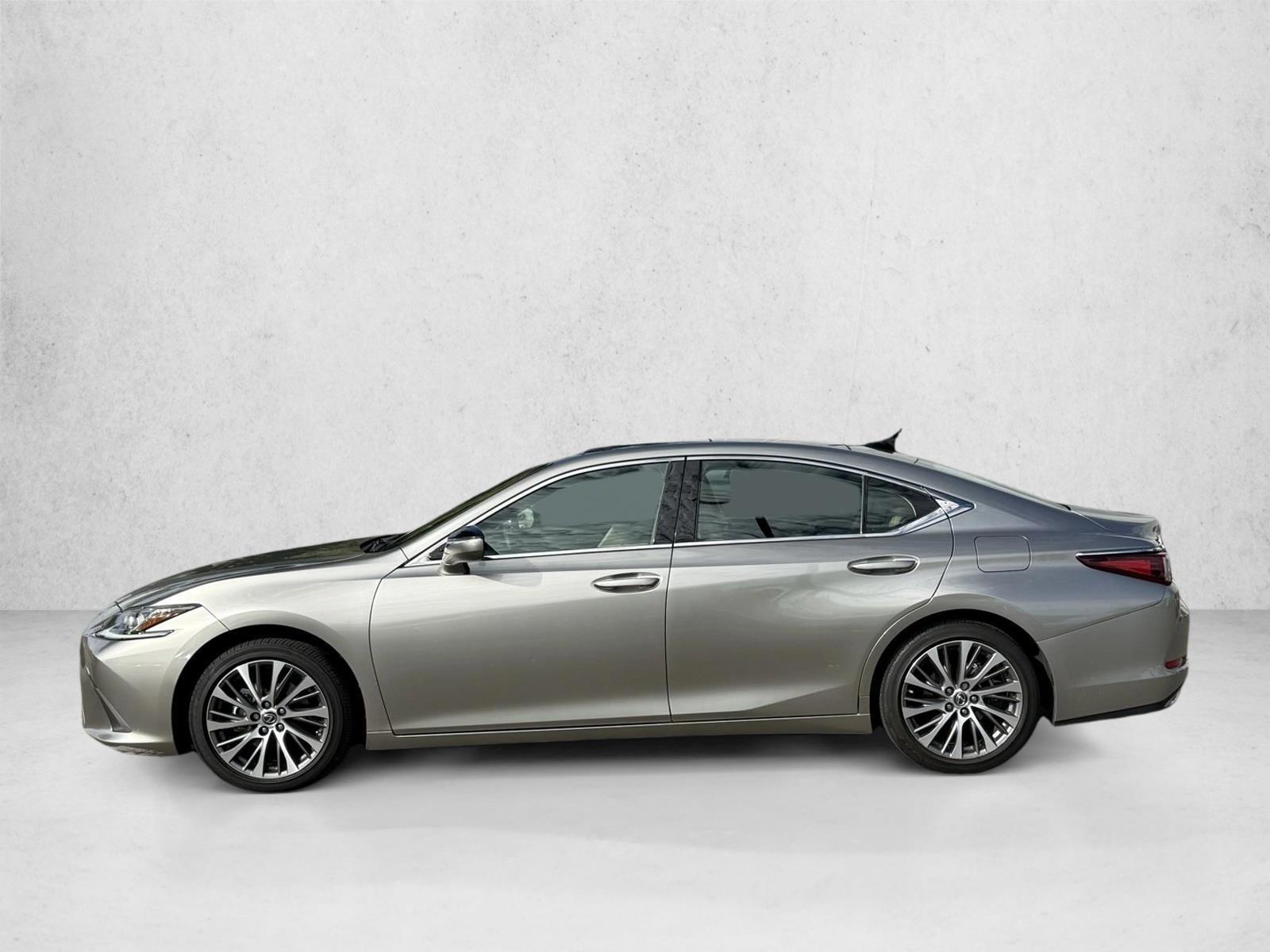 Thumbnail: 2019 Lexus ES - 2