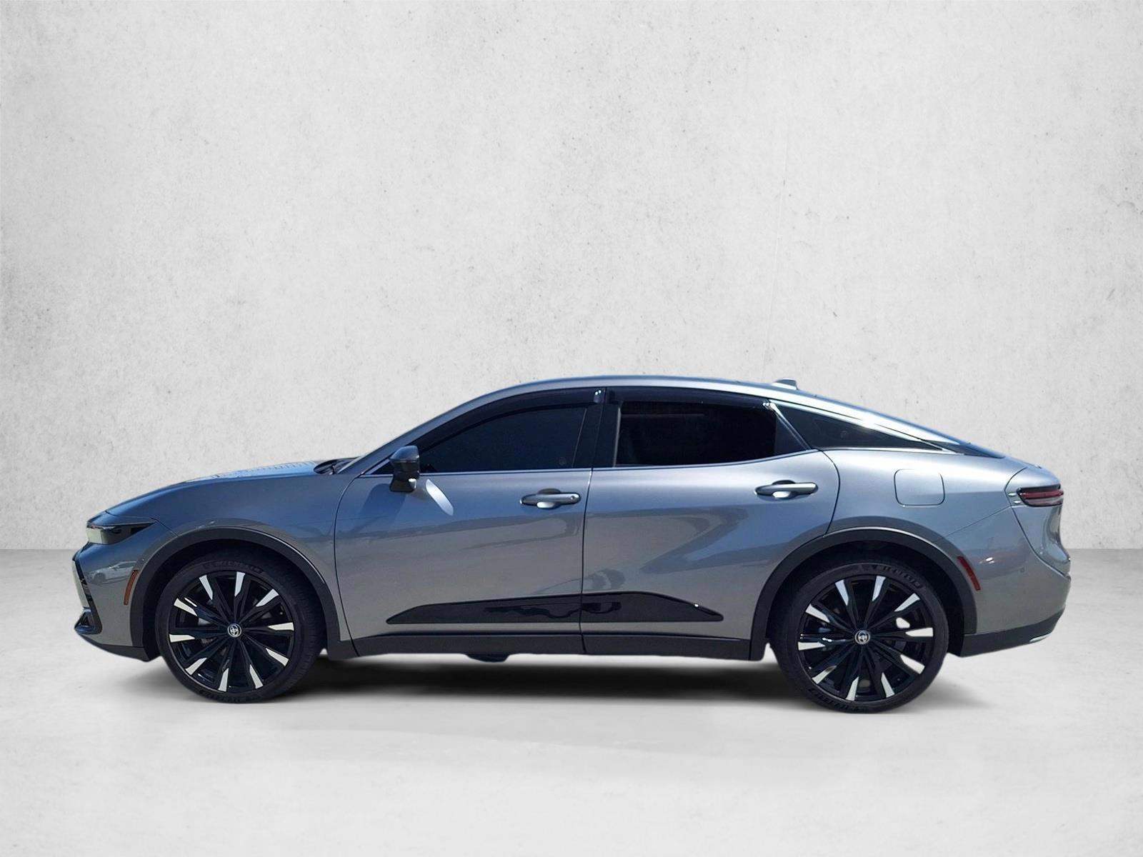 Thumbnail: 2023 Toyota Crown - 2
