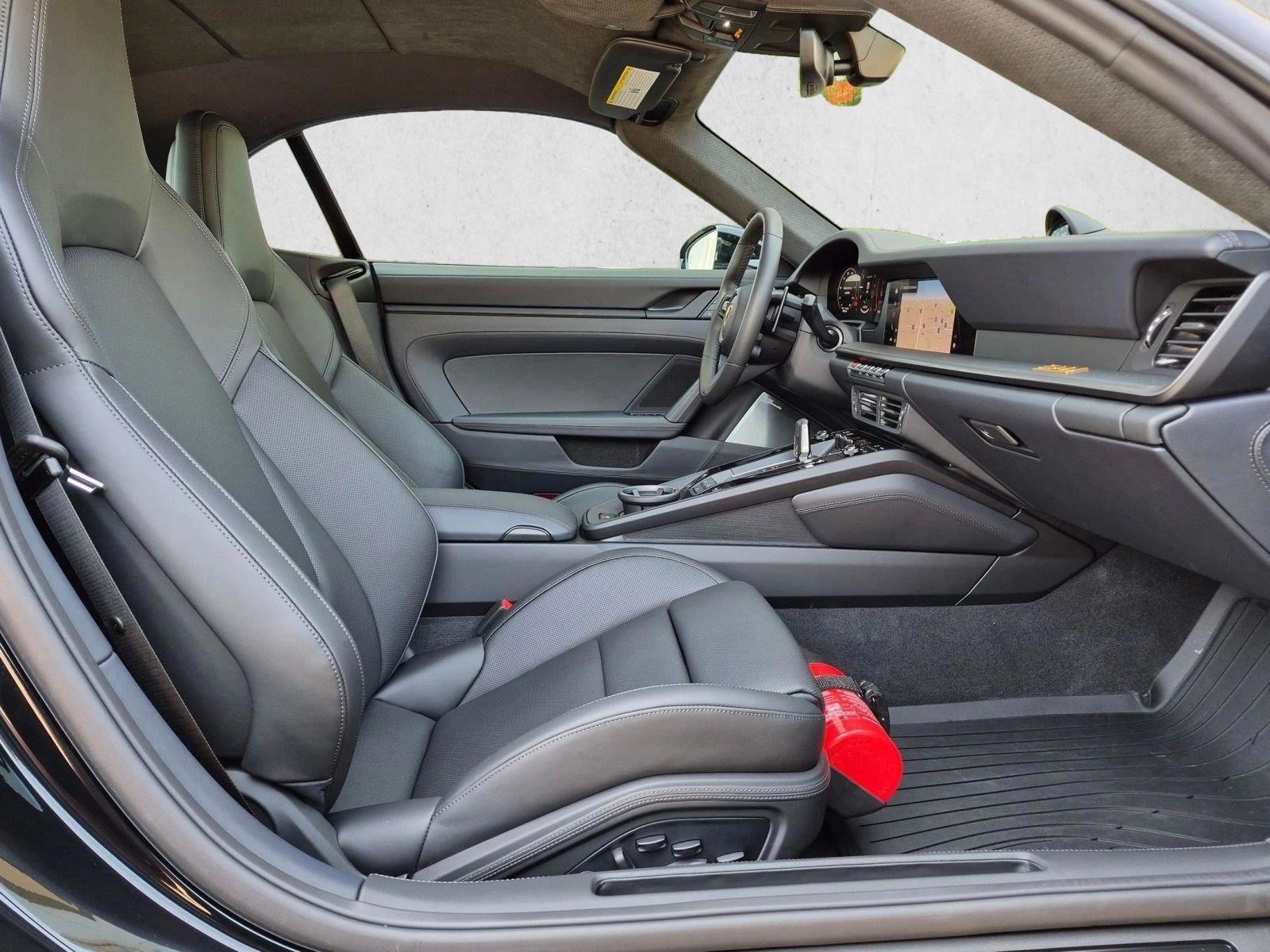 2026 Porsche 911 GTS - Photo 24