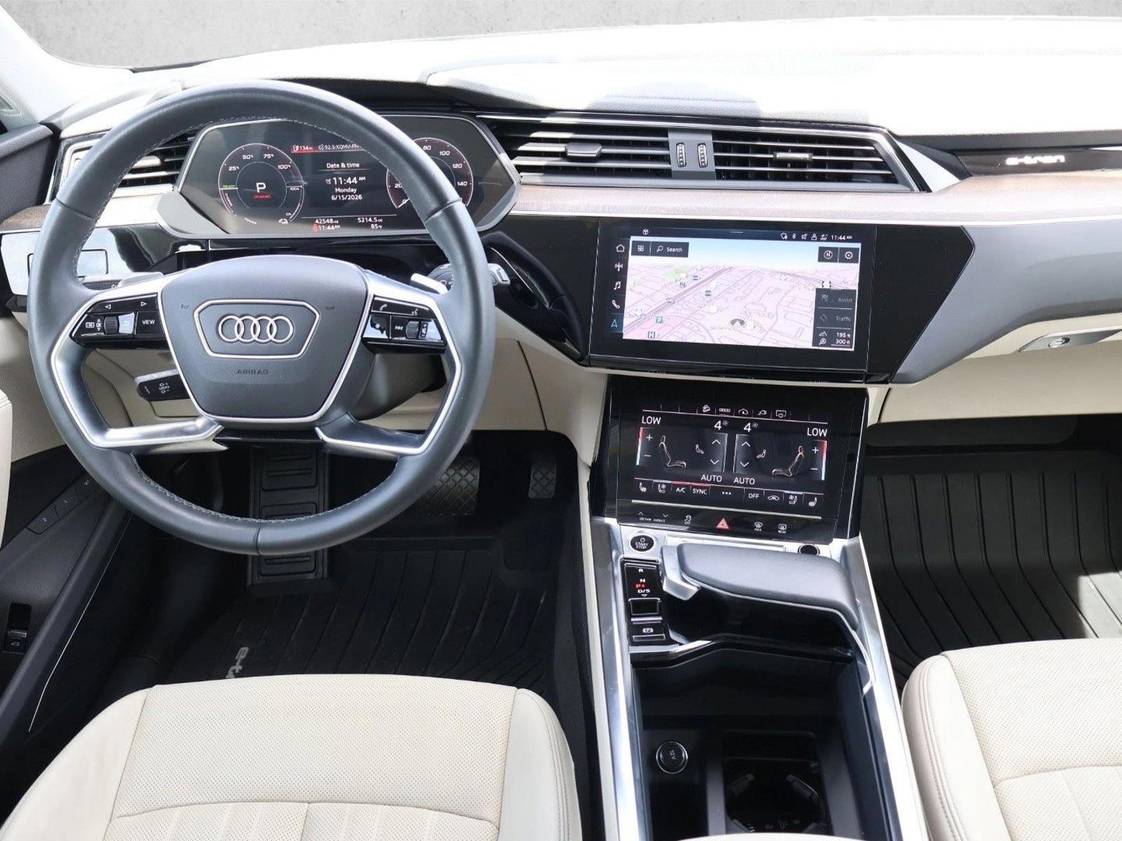Thumbnail: 2024 Audi Q8 e-tron - 4