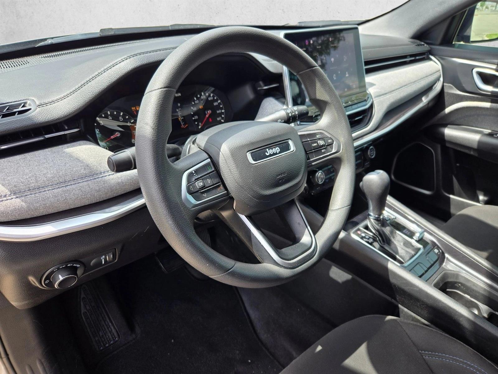 Thumbnail: 2023 Jeep Compass - 3