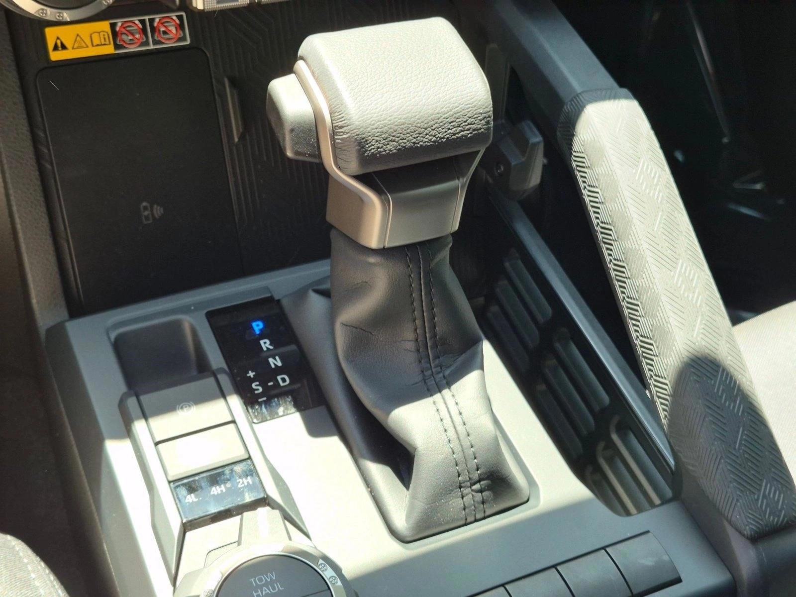 2025 Toyota Tacoma SR5 - Photo 11