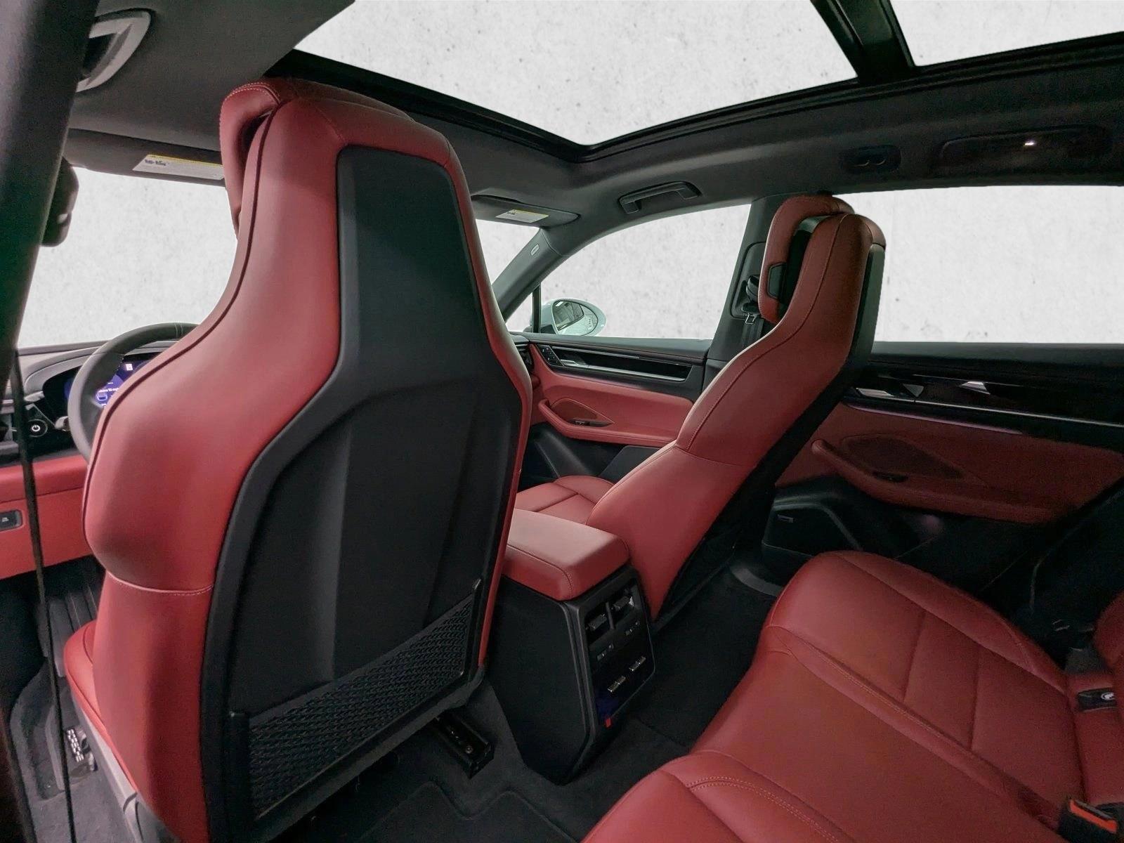 2025 Porsche Macan Base - Photo 20