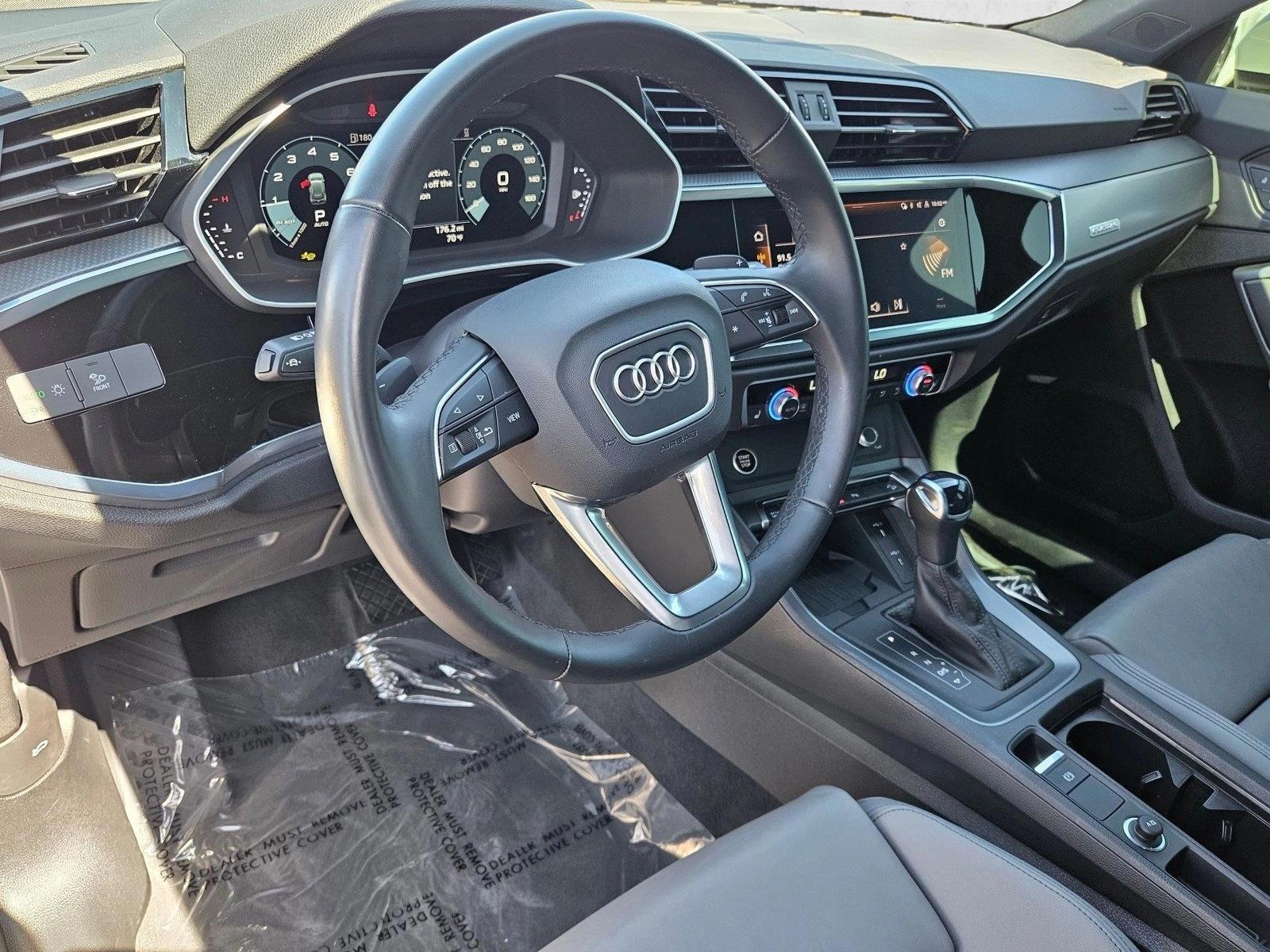 Thumbnail: 2024 Audi Q3 - 3