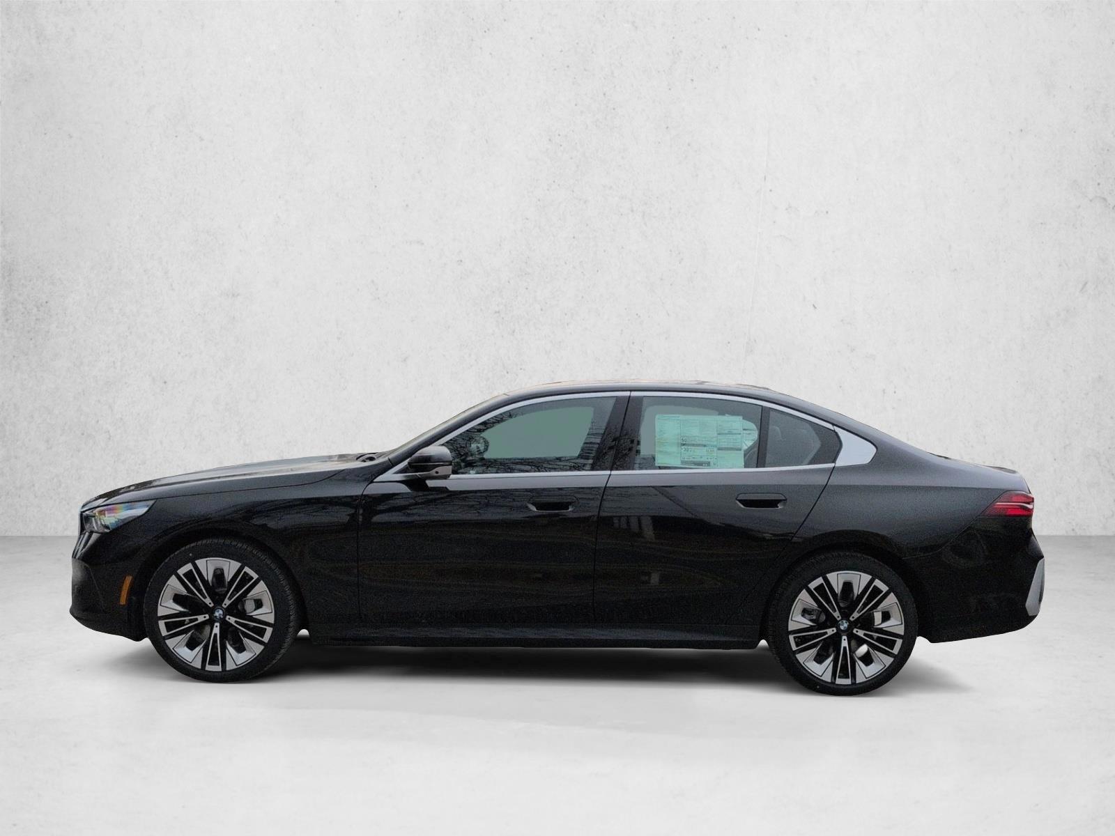 Thumbnail: 2026 BMW 5 Series - 2