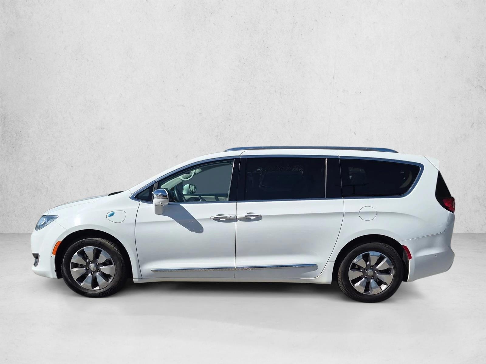 Thumbnail: 2018 Chrysler Pacifica - 2