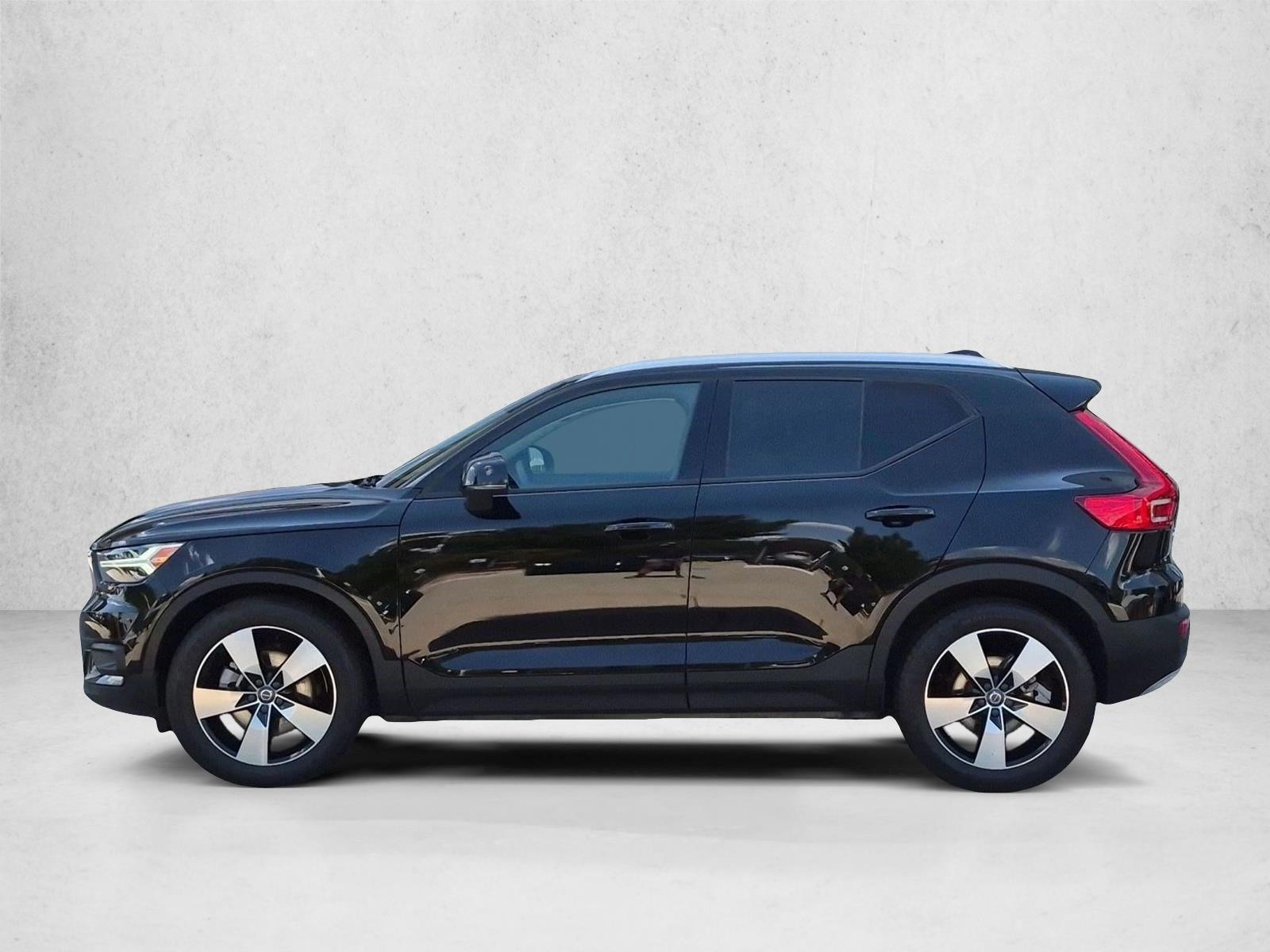 Thumbnail: 2021 Volvo XC40 - 2