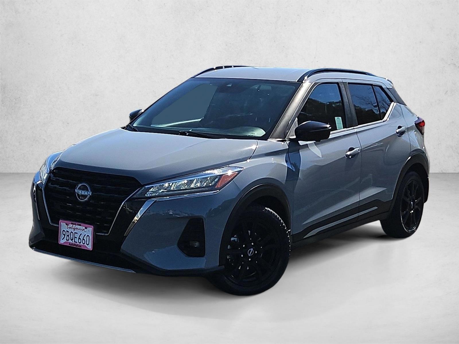2022 Nissan Kicks SR