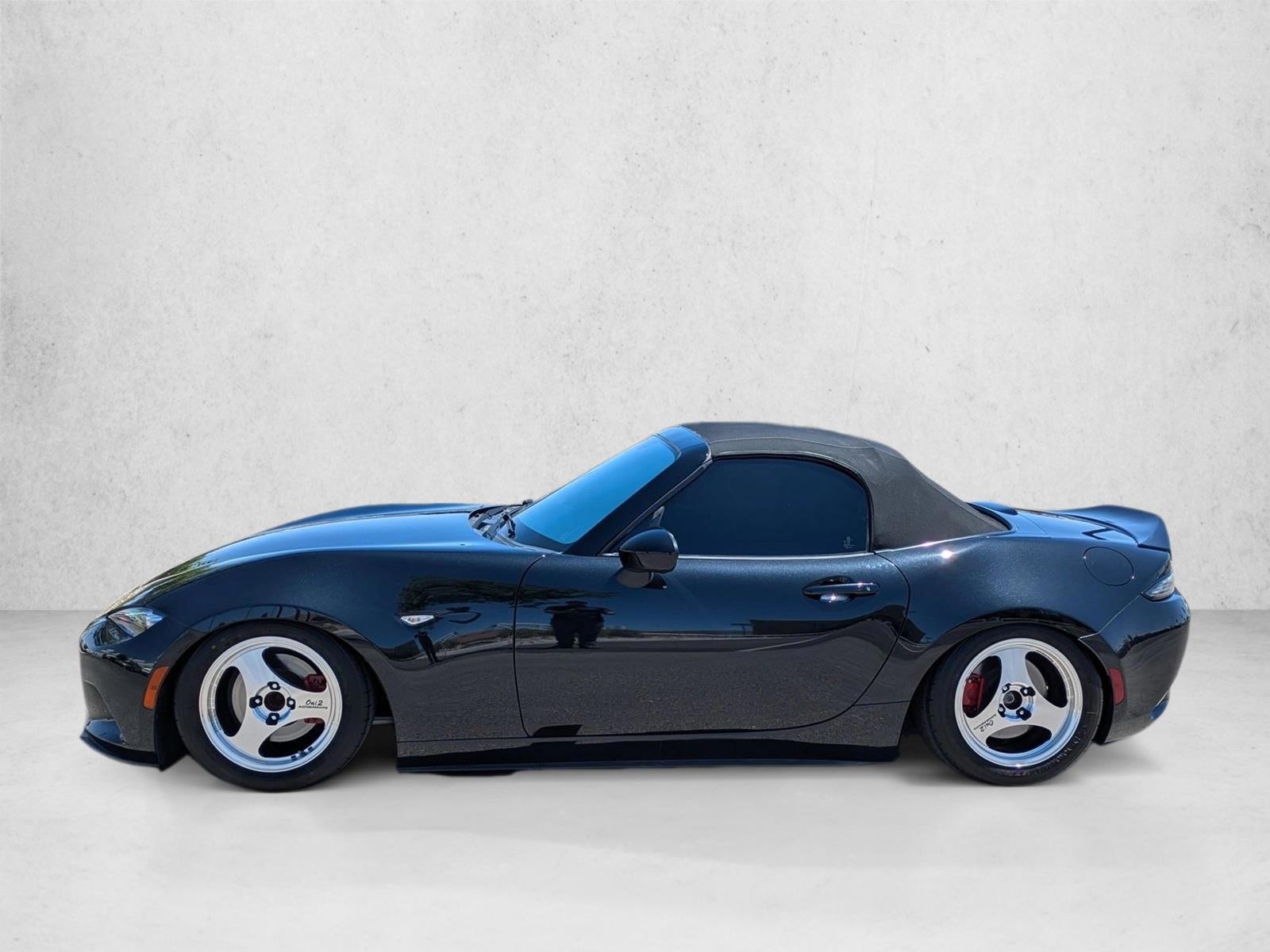 Thumbnail: 2022 Mazda MX-5 Miata - 2