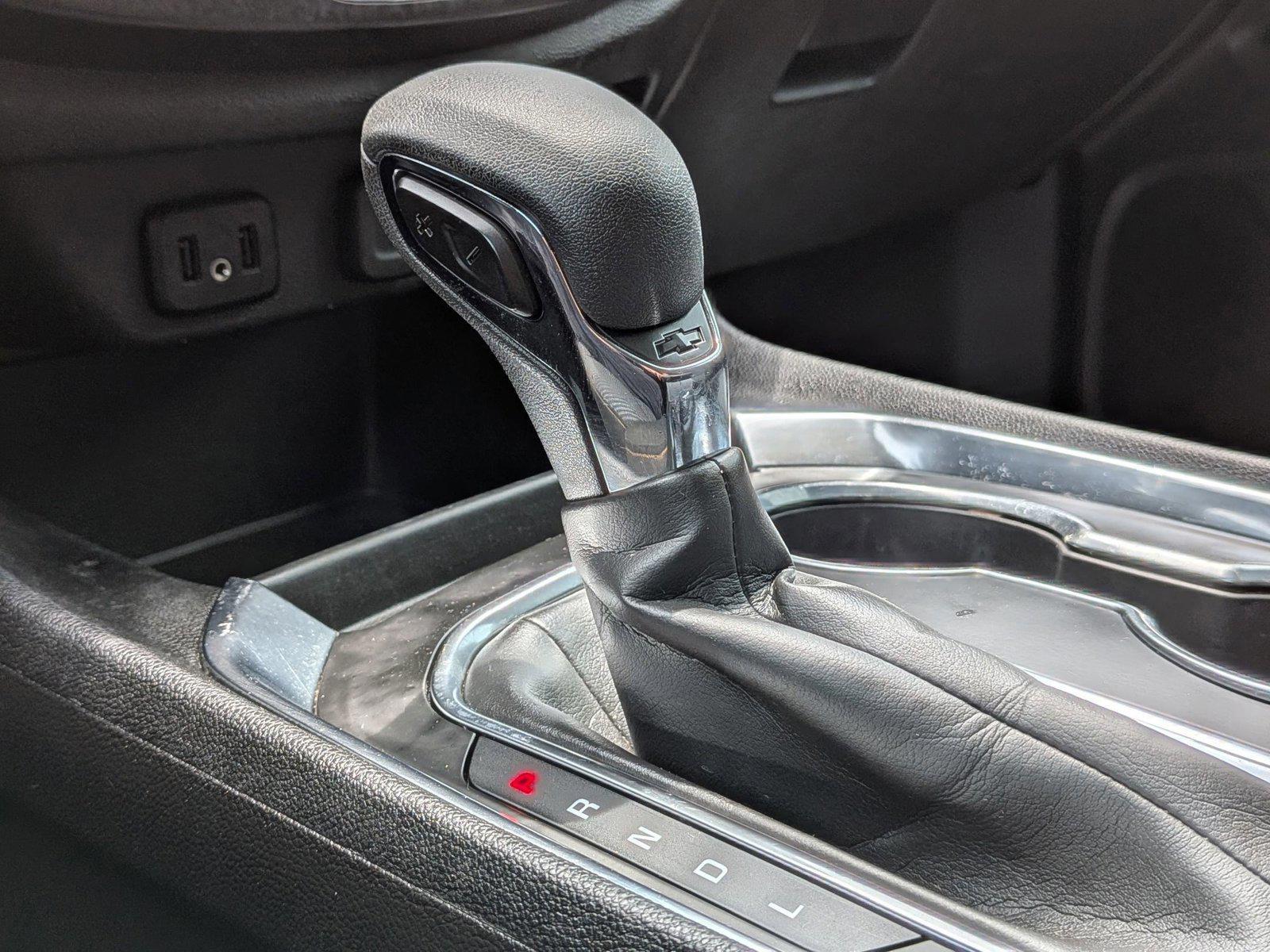 2021 Chevrolet Traverse LS - Photo 13