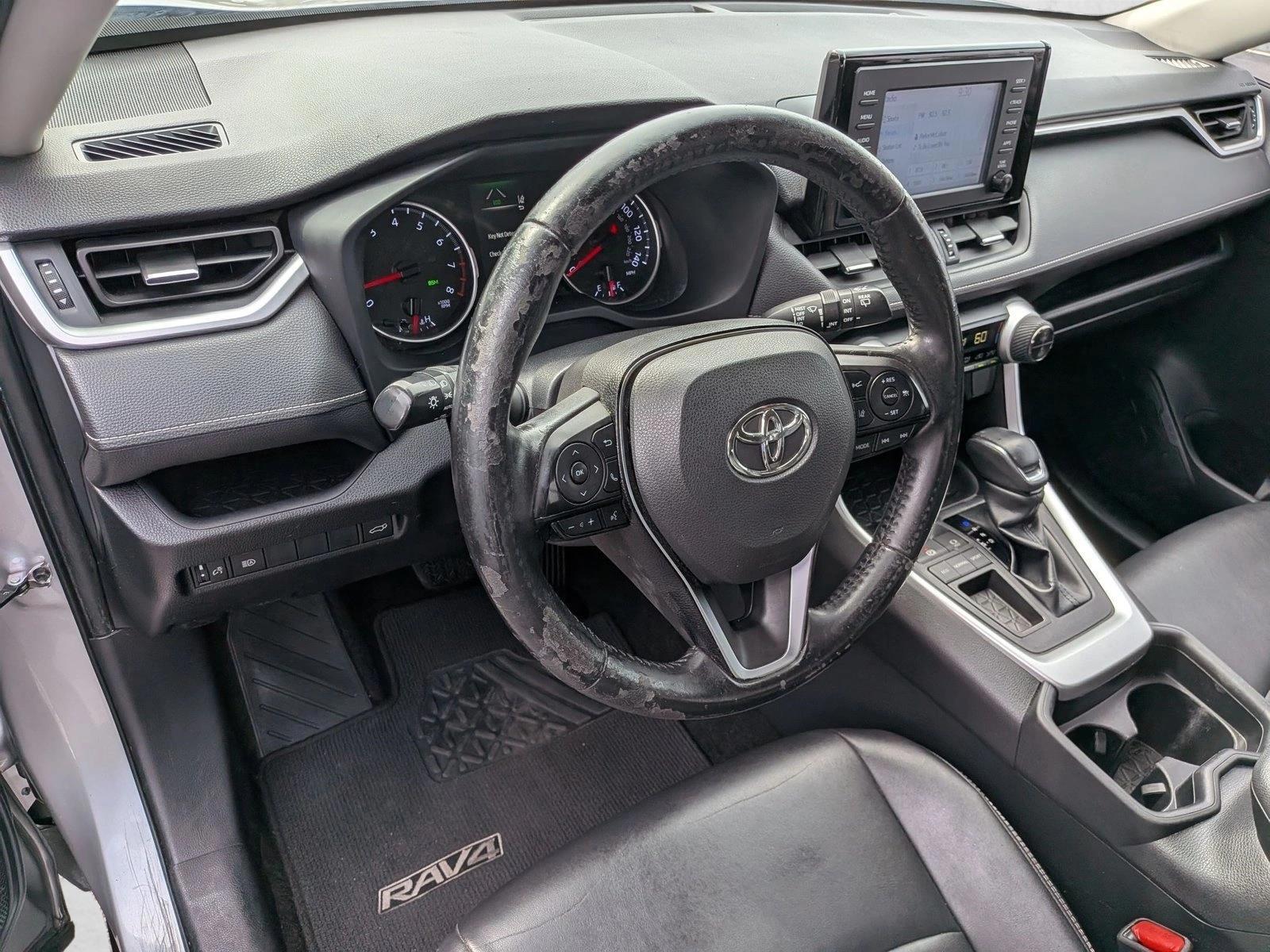 Thumbnail: 2019 Toyota RAV4 - 3