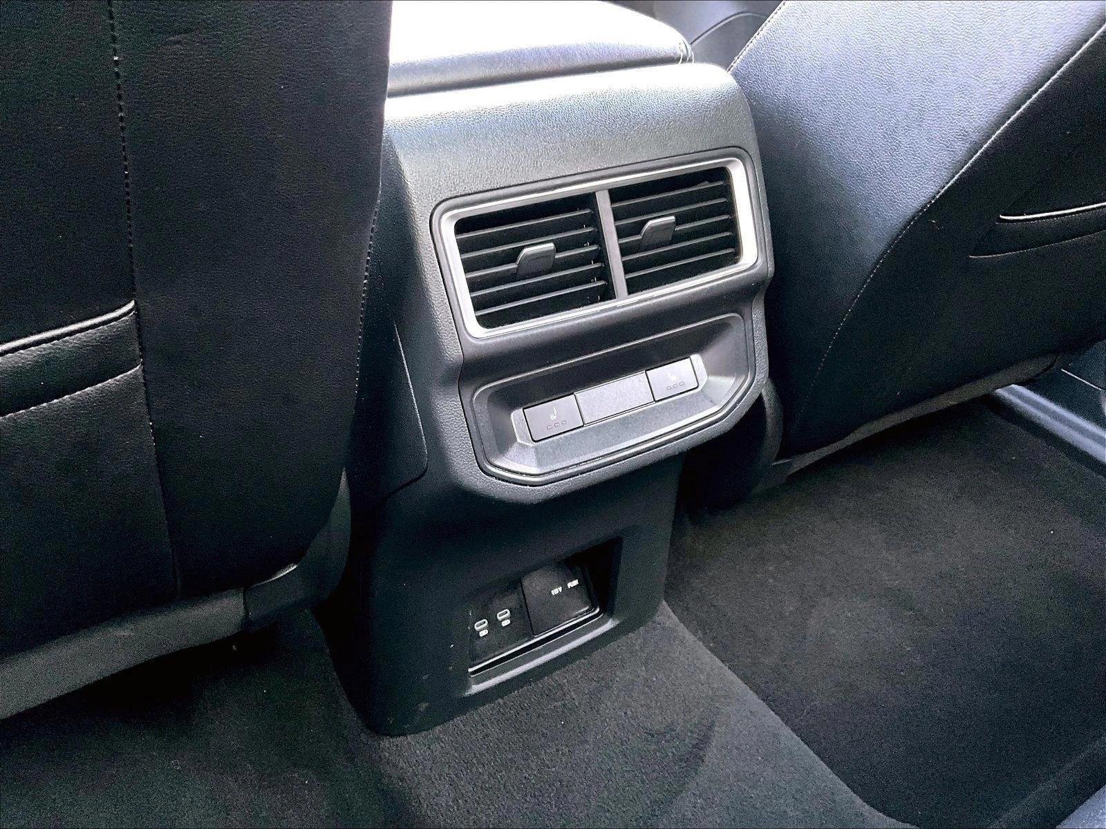 2024 Volkswagen Atlas Cross Sport SEL R-LINE - Photo 22