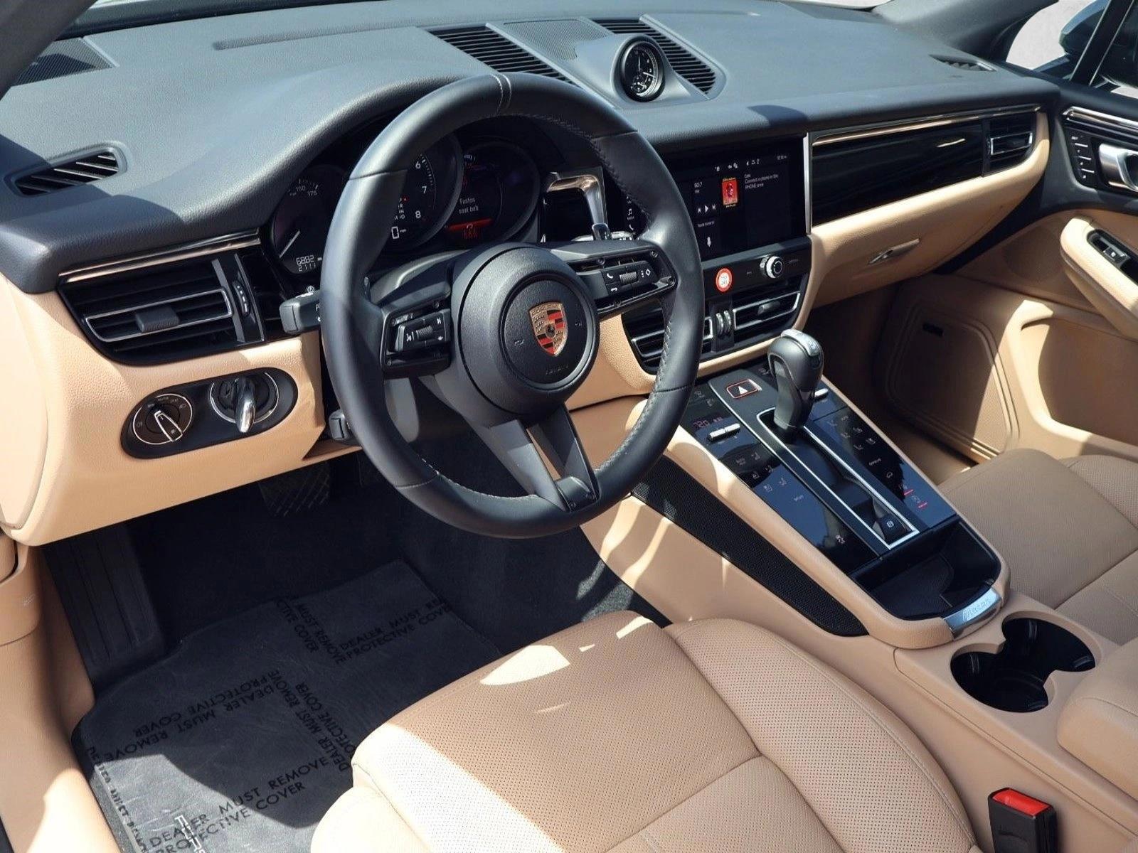 Thumbnail: 2025 Porsche Macan - 3