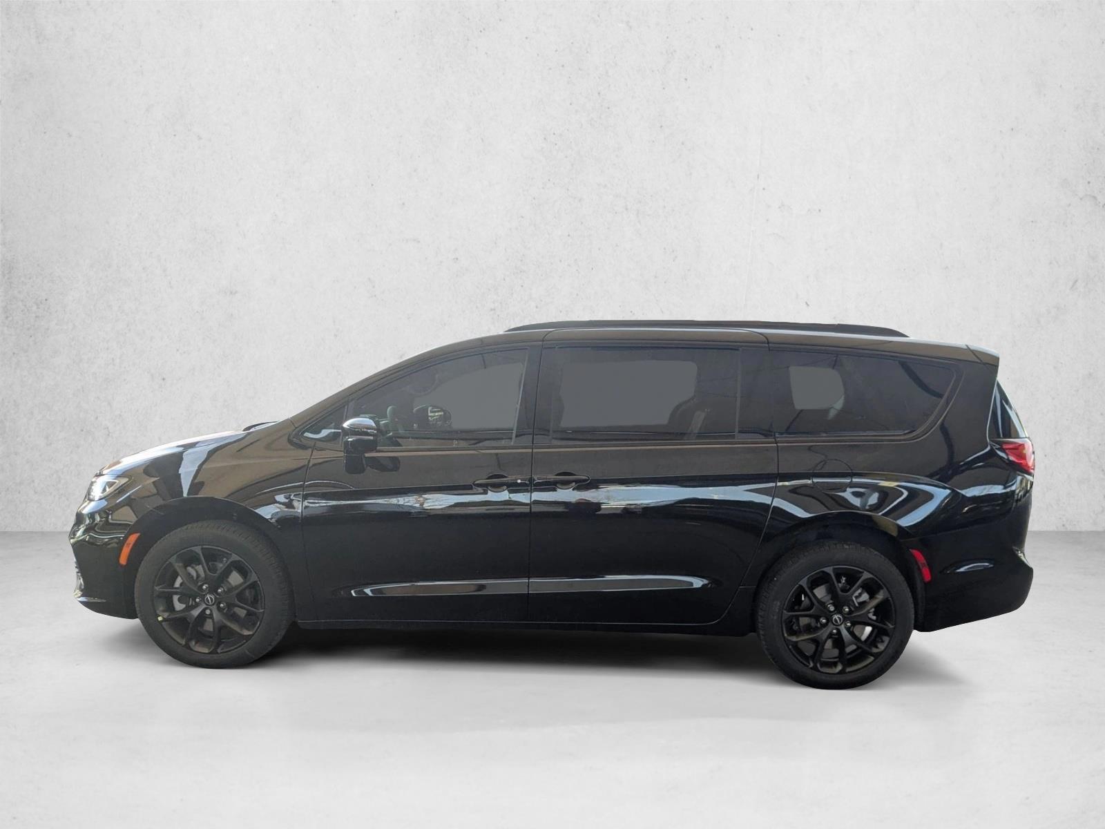Thumbnail: 2026 Chrysler Pacifica - 2