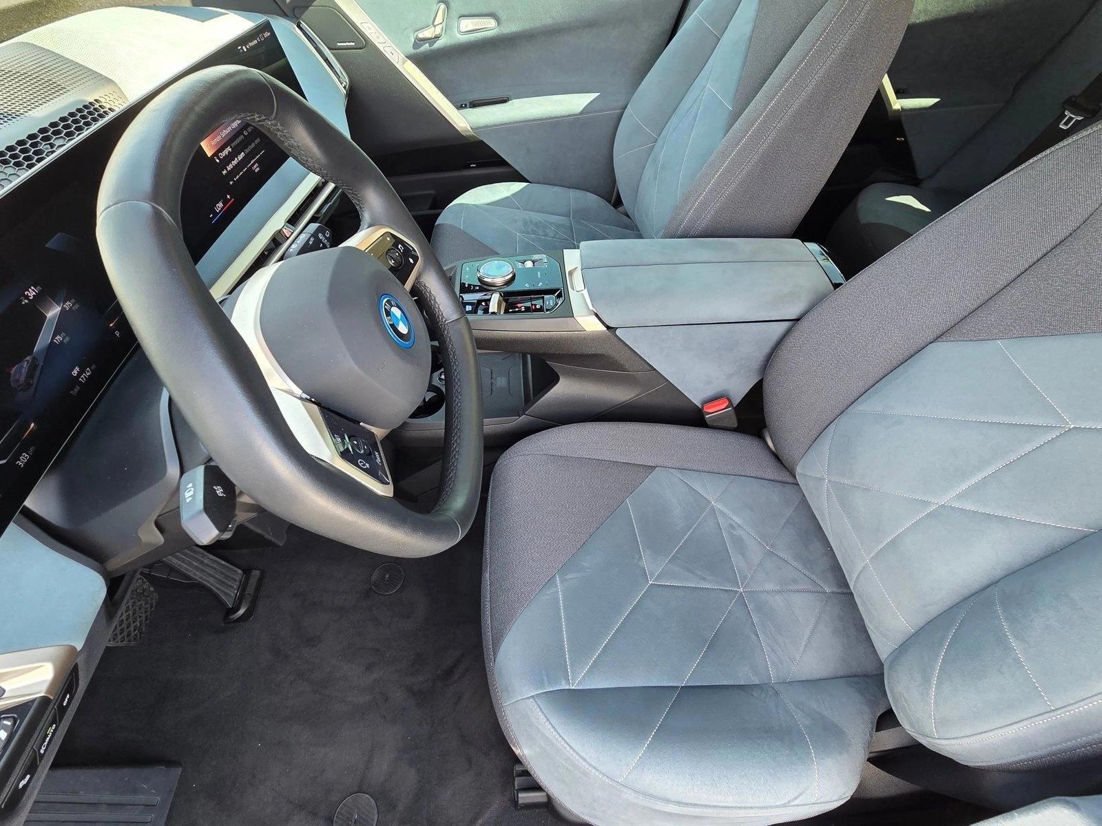 2023 BMW iX Base - Photo 16