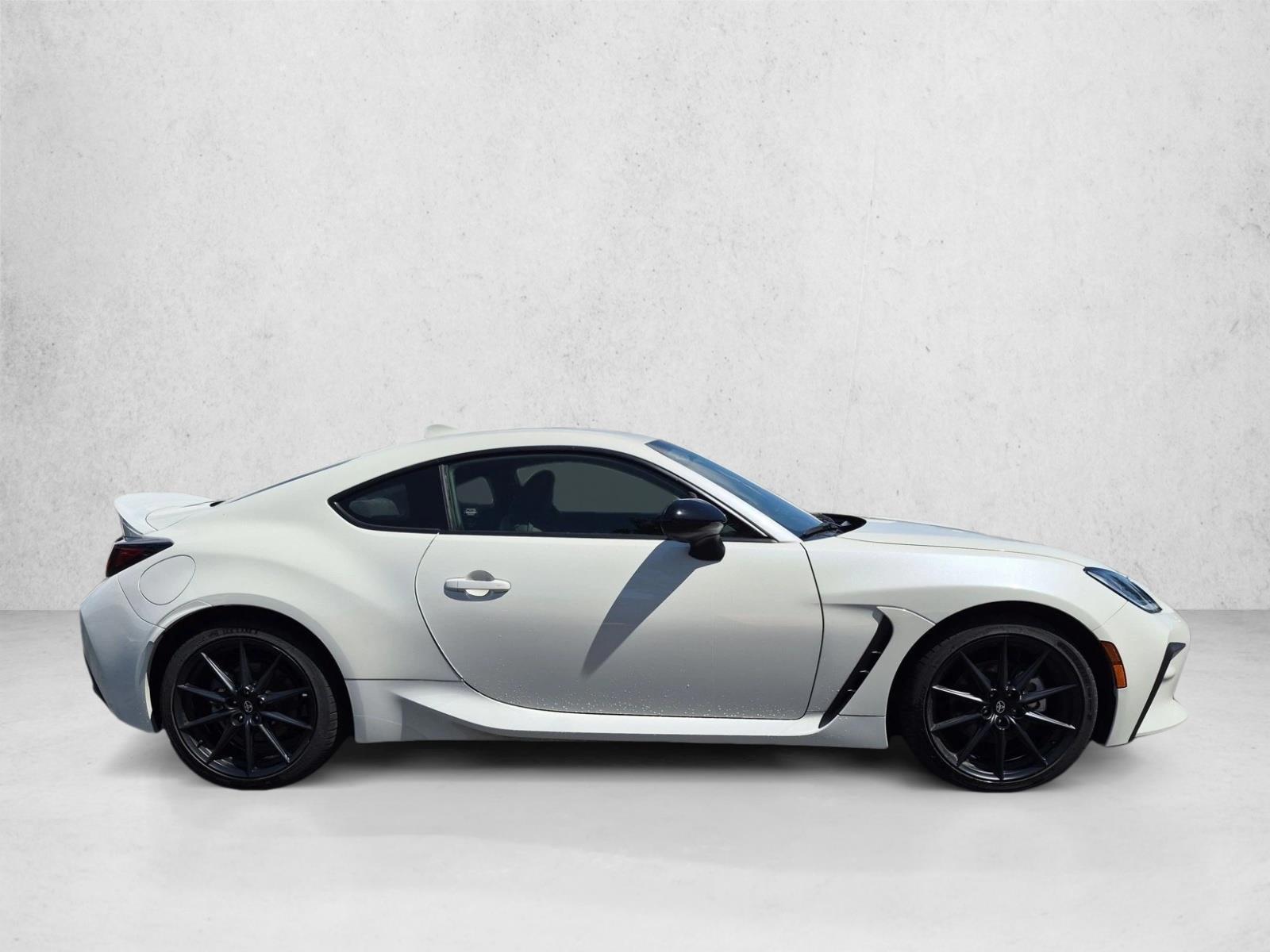 2023 Toyota GR86 Premium - Photo 4