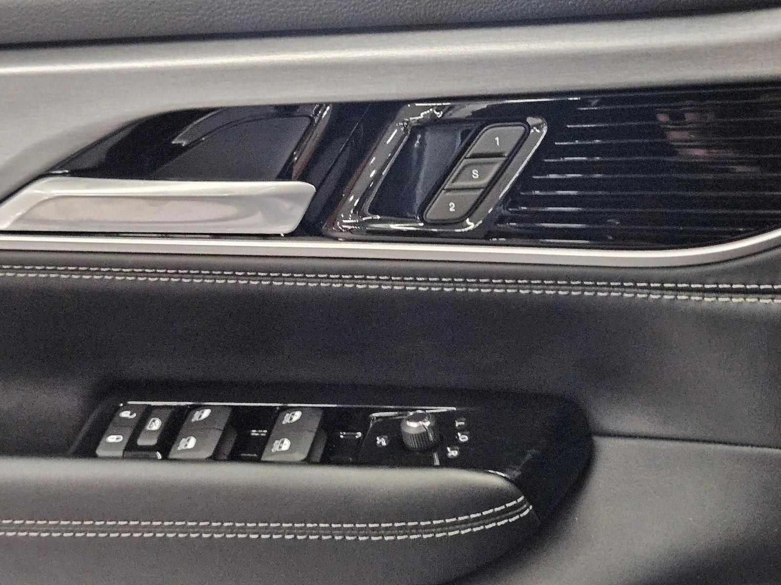 Thumbnail: 2026 Jeep Grand Wagoneer - 5