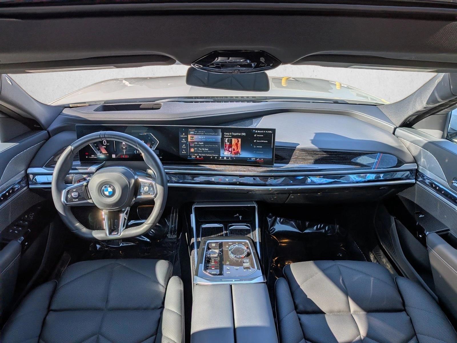 Thumbnail: 2025 BMW 7 Series - 3