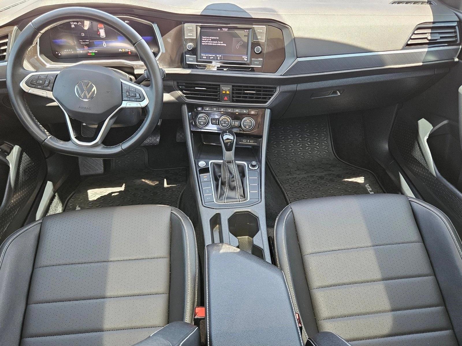 Thumbnail: 2023 Volkswagen Jetta - 4