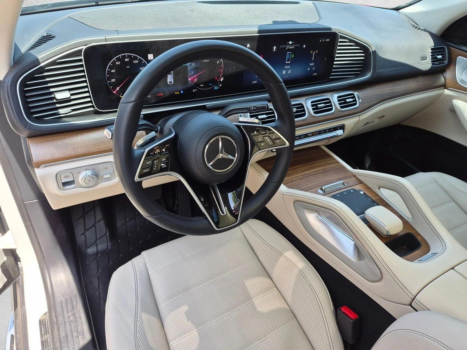 Thumbnail: 2025 Mercedes-Benz GLE - 3