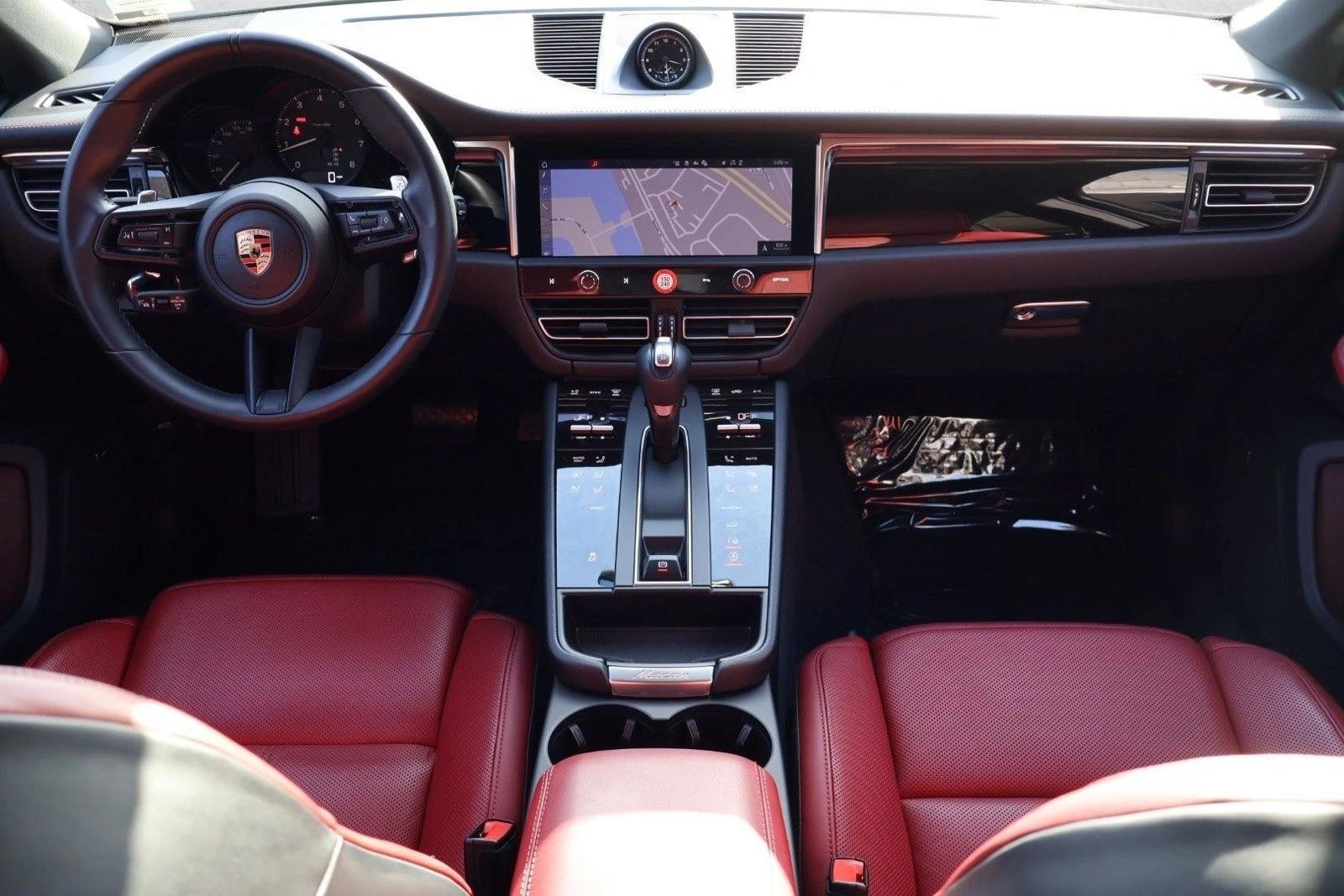 Thumbnail: 2025 Porsche Macan - 5