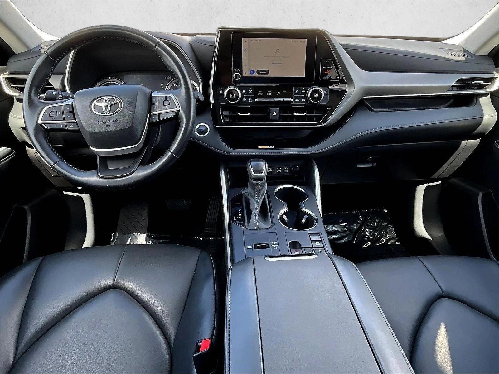 Thumbnail: 2024 Toyota Highlander - 3