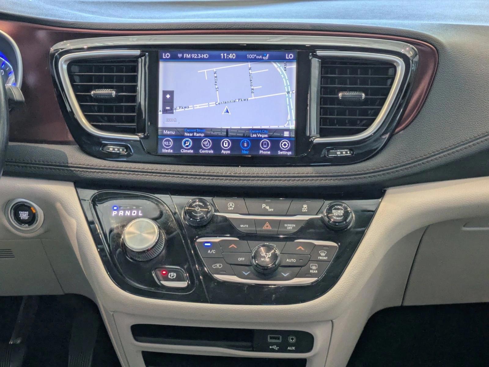 2019 Chrysler Pacifica Limited - Photo 15