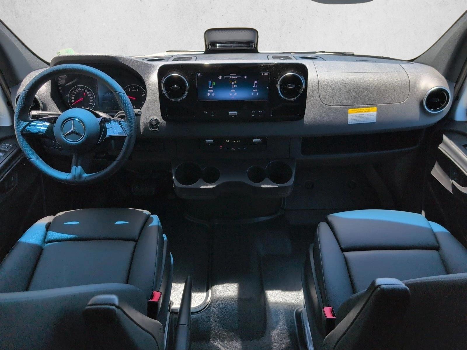Thumbnail: 2026 Mercedes-Benz Sprinter - 3