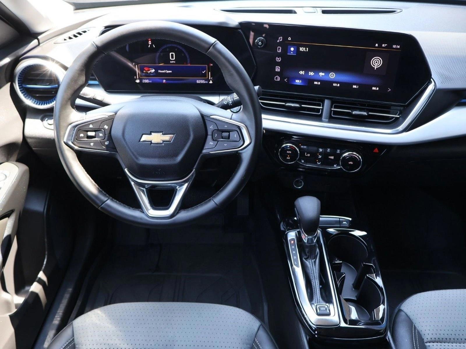 Thumbnail: 2026 Chevrolet Trax - 4