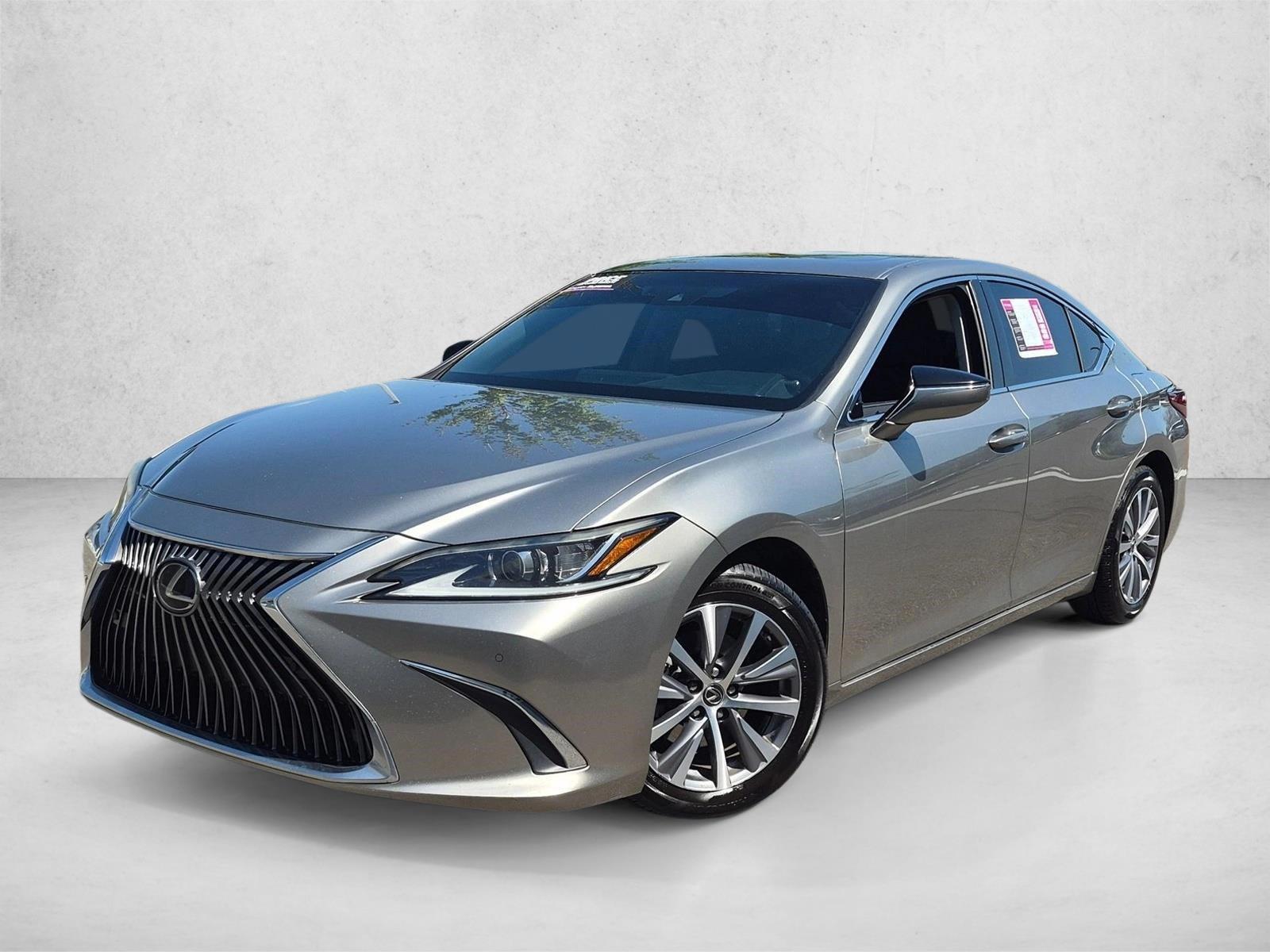 Thumbnail: 2019 Lexus ES - 1