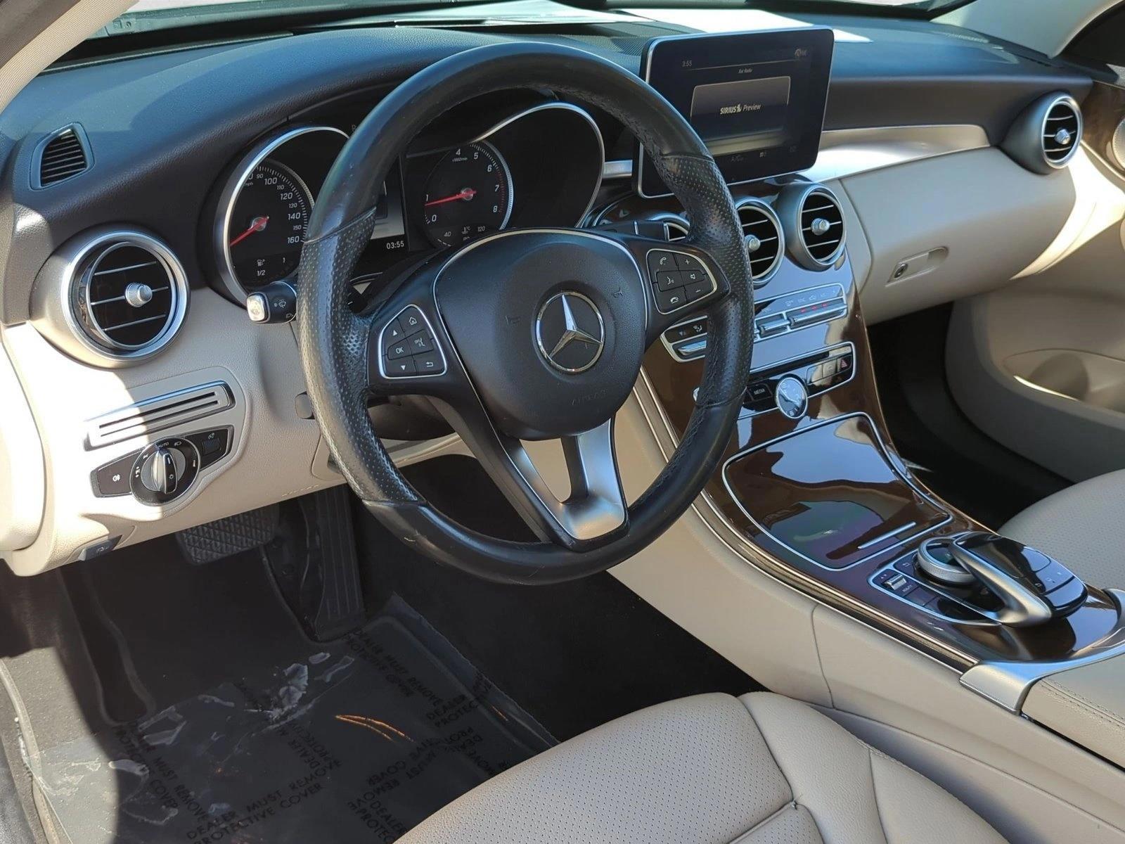 Thumbnail: 2015 Mercedes-Benz C-Class - 3