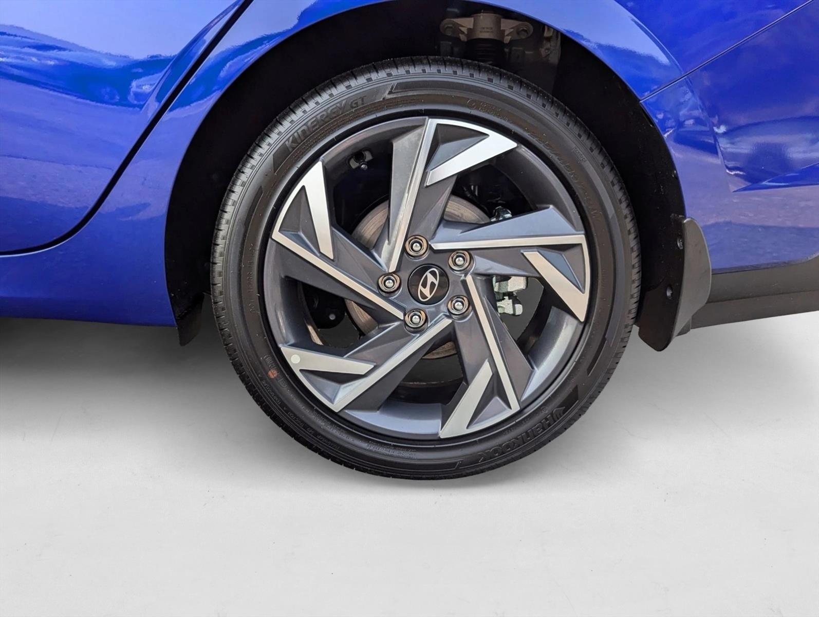 2025 Hyundai Elantra Blue - Photo 9