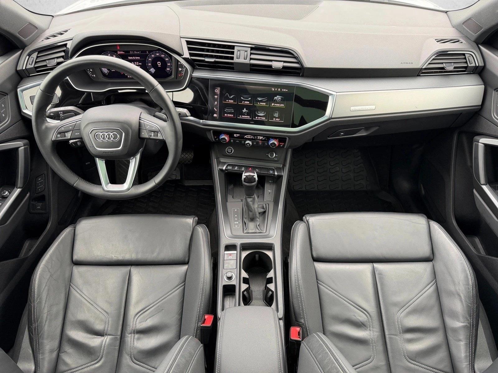 Thumbnail: 2023 Audi Q3 - 3