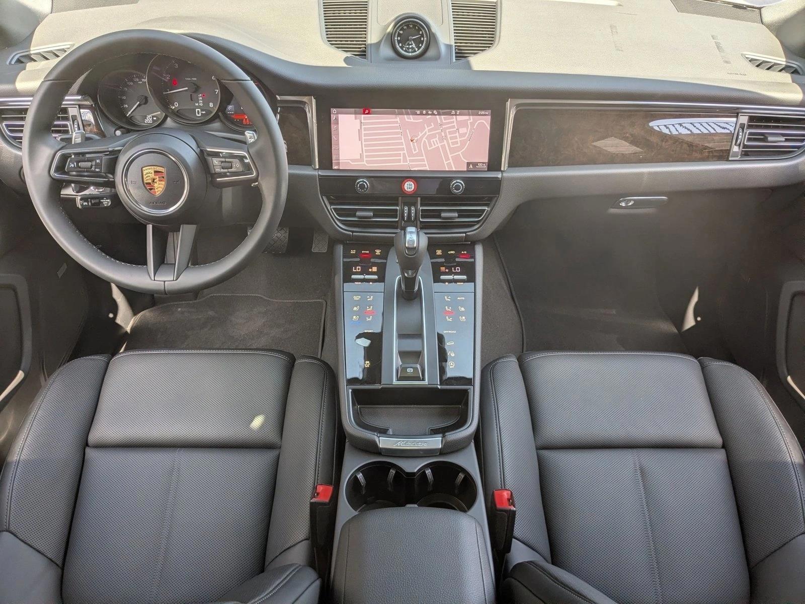 Thumbnail: 2026 Porsche Macan - 3