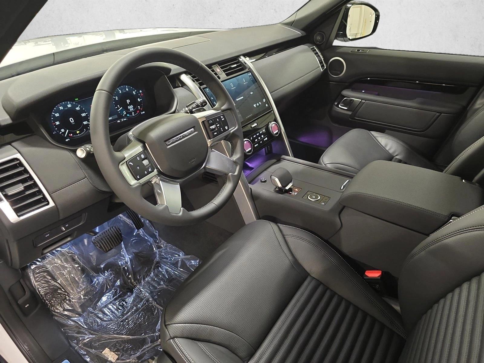 Thumbnail: 2026 Land Rover Discovery - 4