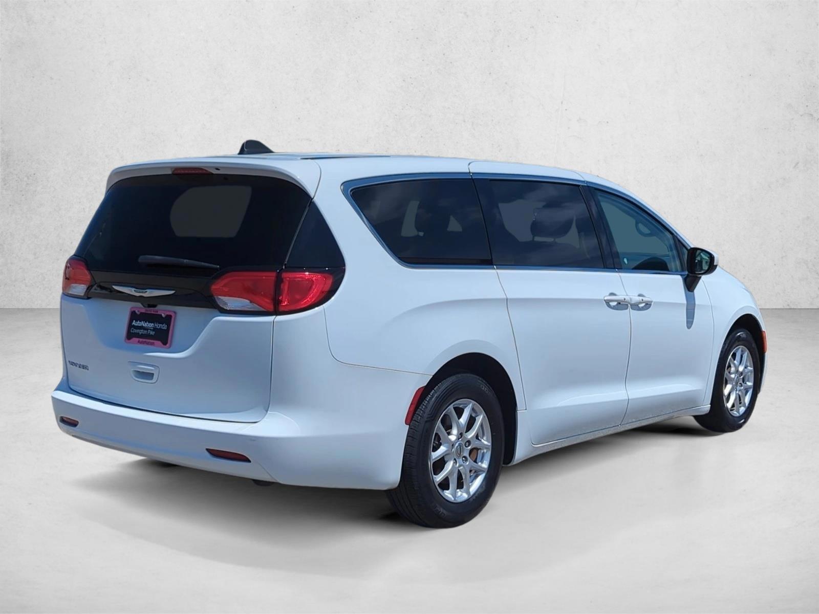 2023 Chrysler Voyager