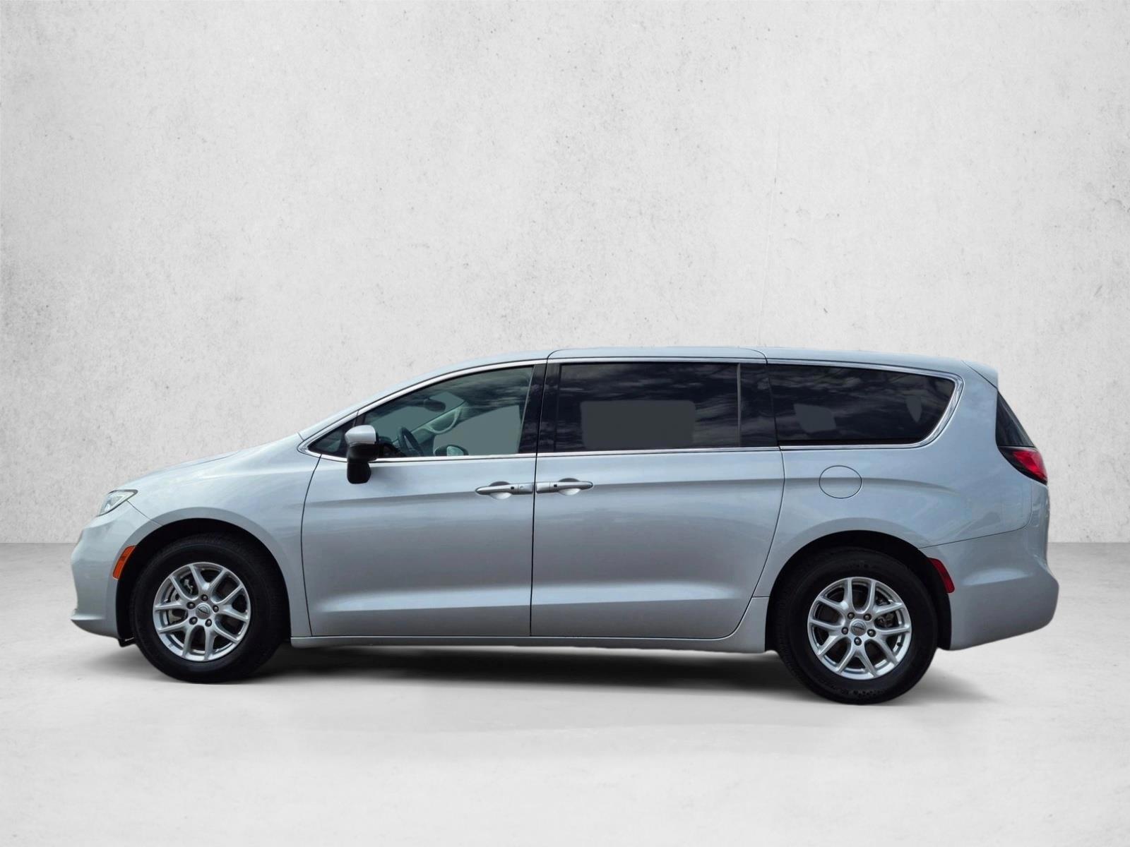 Thumbnail: 2023 Chrysler Pacifica - 2